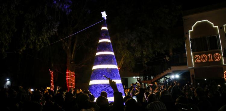 اضاءه شجرة الميلاد ‫(42336777)‬ ‫‬.jpg