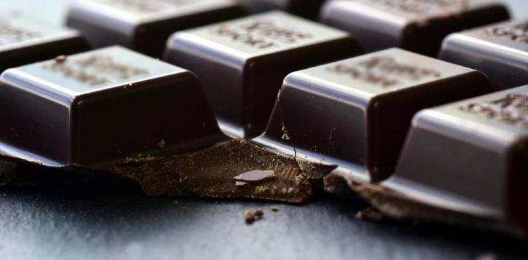 الشوكولاتة الداكنة