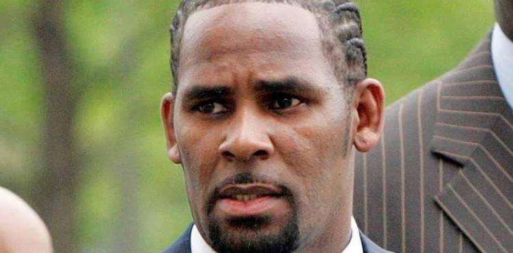 المغني آر كيلي