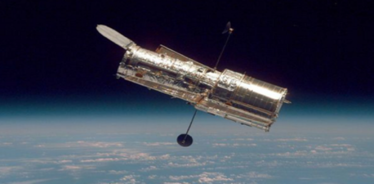 تلسكوب هابل.