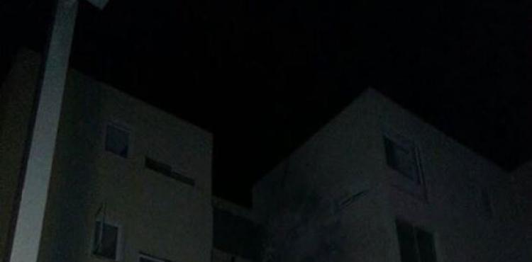 صورة لمنزل رئيس البلدية بعد قصفه