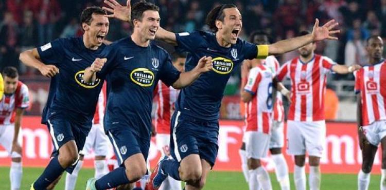  لاعبو أوكلاند سيتي يحتفلون بالفوز 