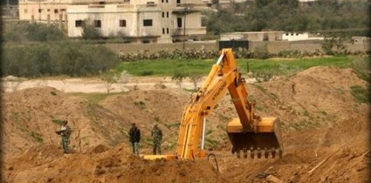 آلية تدمر الأنفاق على الحدود