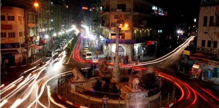 رام الله ليلاً