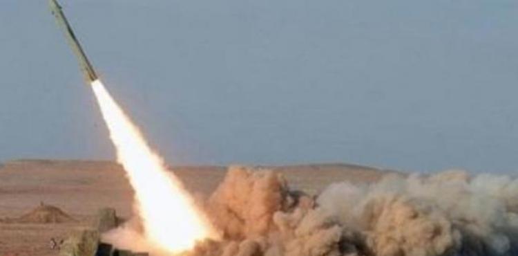 الحوثيون يقصفون السعودية