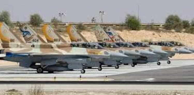 طائرات عسكرية