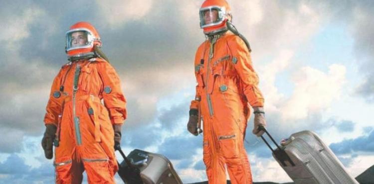 سياحة الى الفضاء