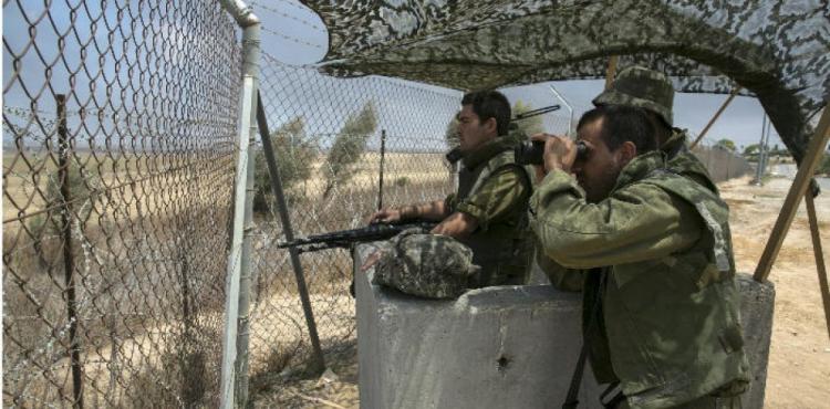 جنود الاحتلال على الحدود مع غزة