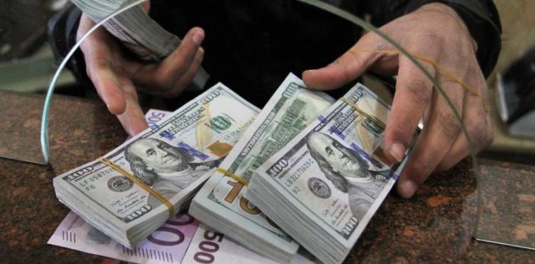 دولار أمريكي..عملات