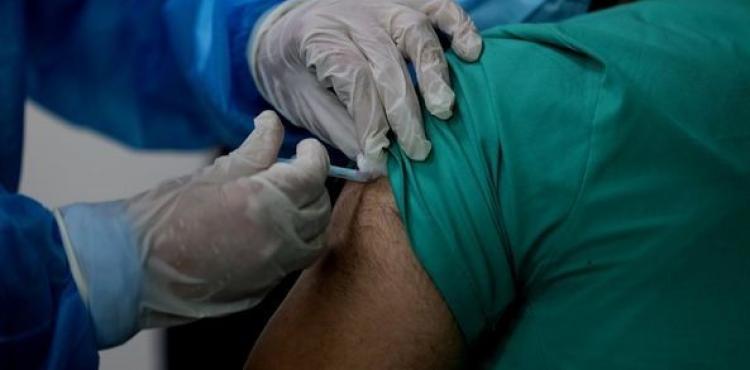 لقاح كورونا في الضفة.jpg