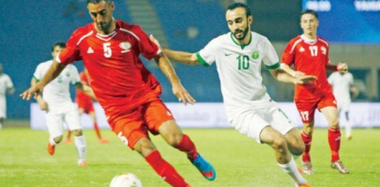 لاعبو المنتخب الفلسطيني والسعودي