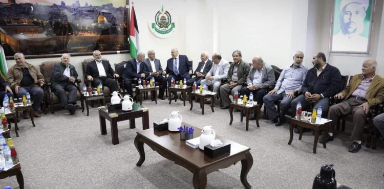 لجنة الانتخابات تلتقي قيادة حماس والفصائل في غزة