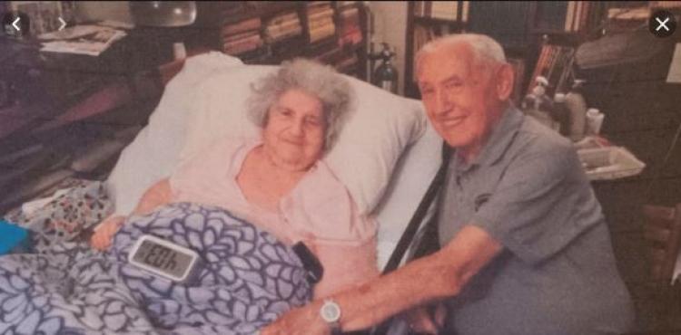 العجوزان الحبيبان