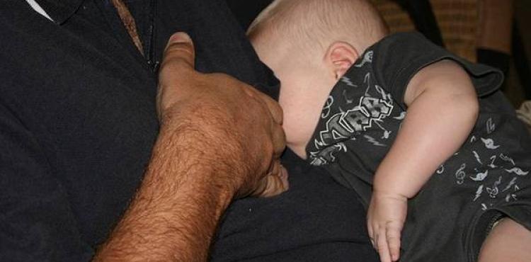 الرجال يرضعون