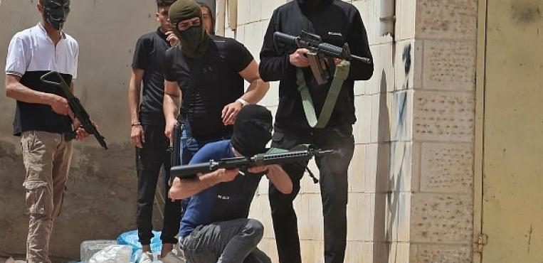 تصدي مقاتلو كتيبة جنين التابعة لسرايا القدس العسكري لاقتحام جيش الاحتلال لمخيم جنين