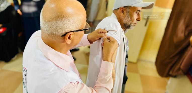 تطعيم حجاج بيت الله الحرام من الفوج الأول قبل مغادرة قطاع غزة