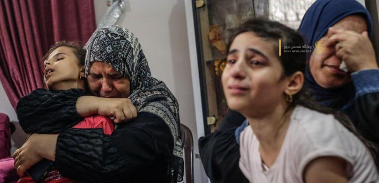 جماهير غفيرة تُشيع جثامين شهداء مجزرة شمال قطاع غزة