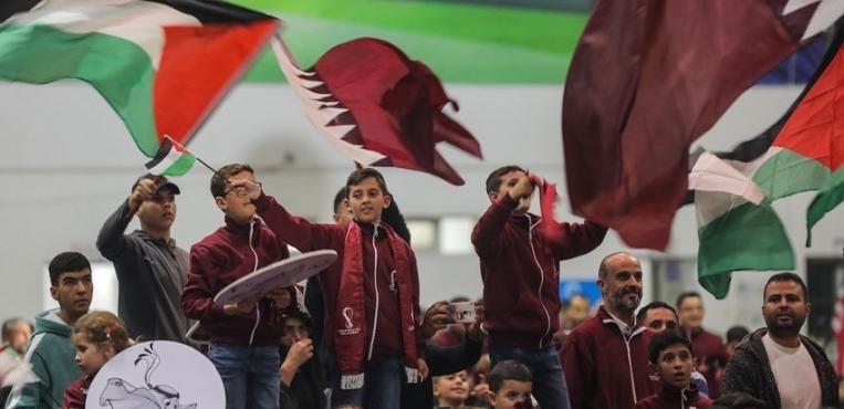 #كأس_العالم_قطر_2022  جماهير من مدينة غزة تتابع بداية كأس العالم في دولة قطر 🏆،