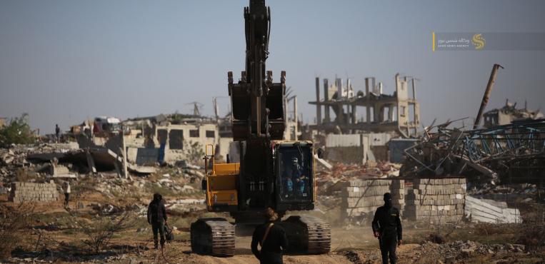 سرايا القدس بالتنسيق مع الصليب الأحمر واللجنة المصرية تواصل عمليات البحث عن جثث أسرى الاحتلال شرق قطاع غزة