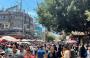 سوق السلام في دير البلح يكتظ بالنازحين.jpg