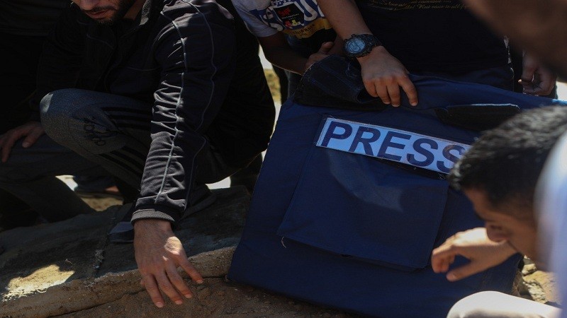 تشييع جثمان الصحفي أبو حسين (3).jpg