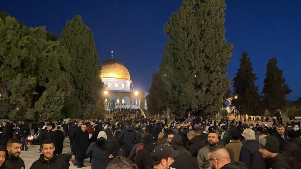 صلاة الفجر اليوم.jpg