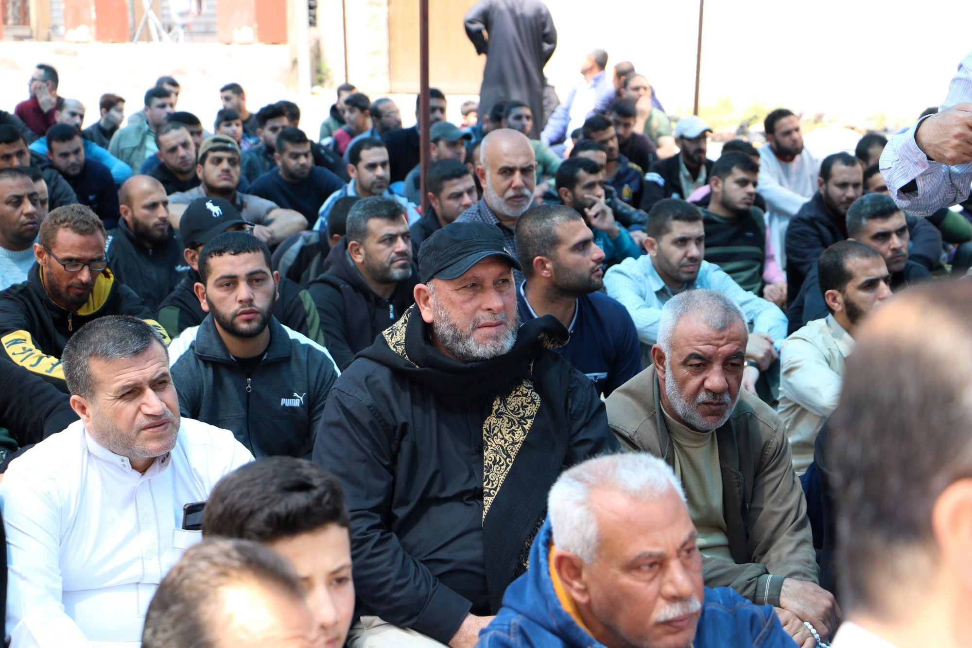 صلاة الجمعة في الصليب الأحمر 9.jpg