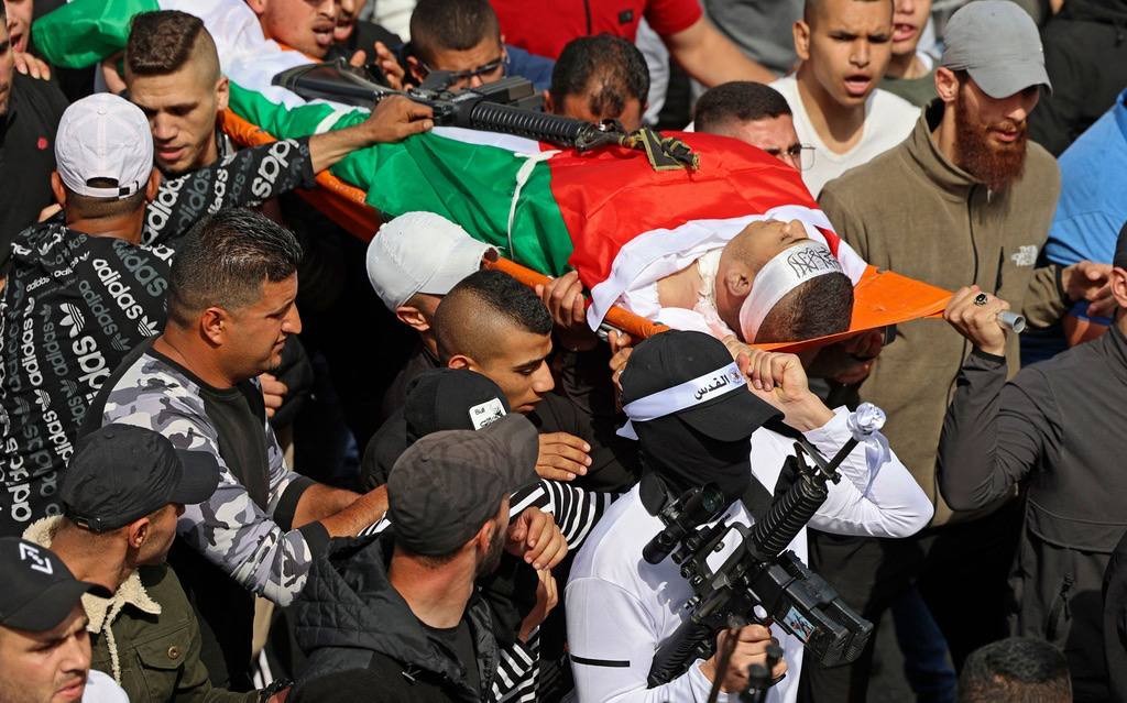 جنين تودع الشهيد محمد زكارنة.jpg