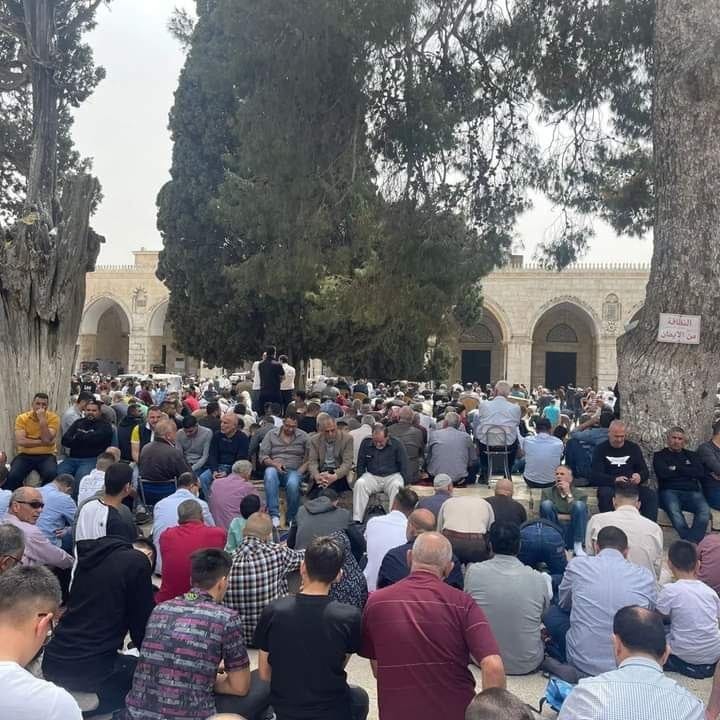 صلاة الجمعة اليوم في ساحات الأقصى.jpeg