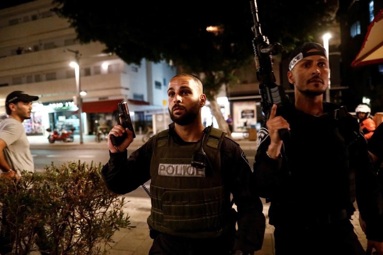 عملية اطلاق نار في شارع ديزنكوف.jpeg