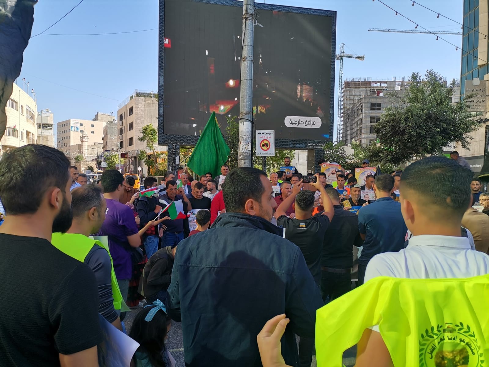 وقفة تضامنية مع الأسير خليل عواودة في الخليل 8.jpg
