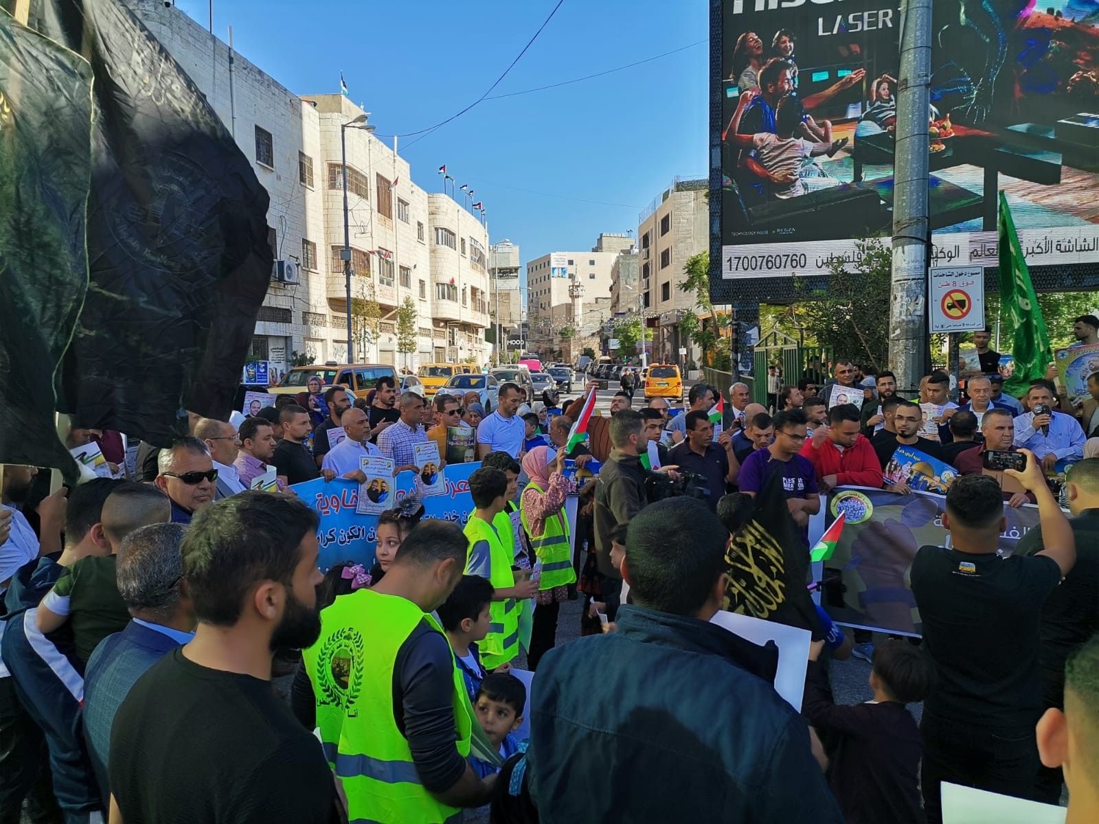 وقفة تضامنية مع الأسير خليل عواودة في الخليل 4.jpg