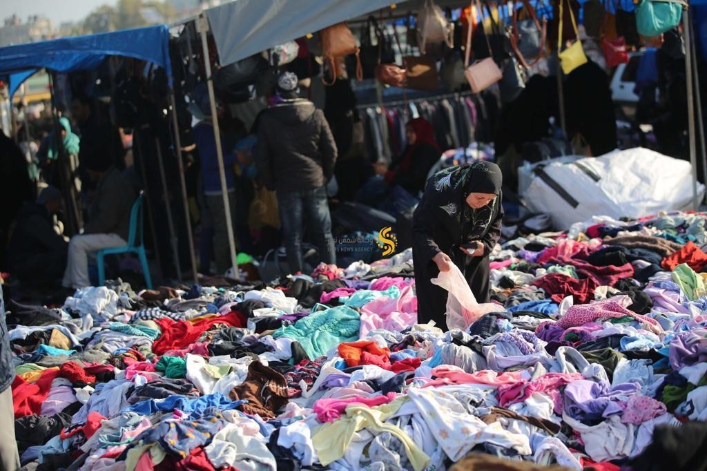 سوق البالة في النصيرات ملابس مستعملة 15.jpg