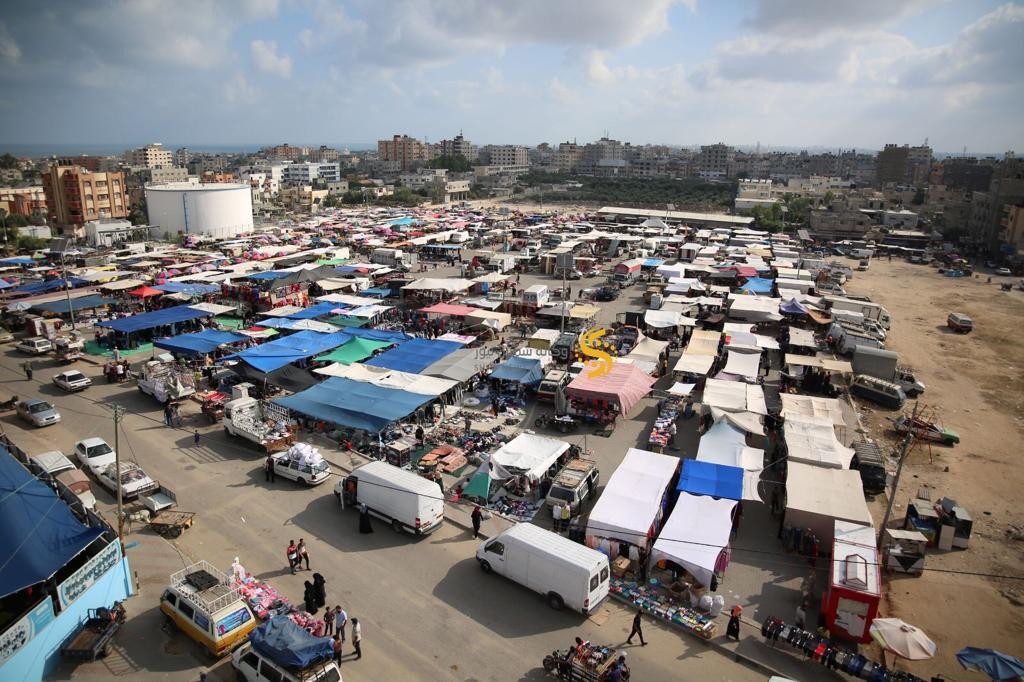 سوق البالة في النصيرات ملابس مستعملة 3.jpg