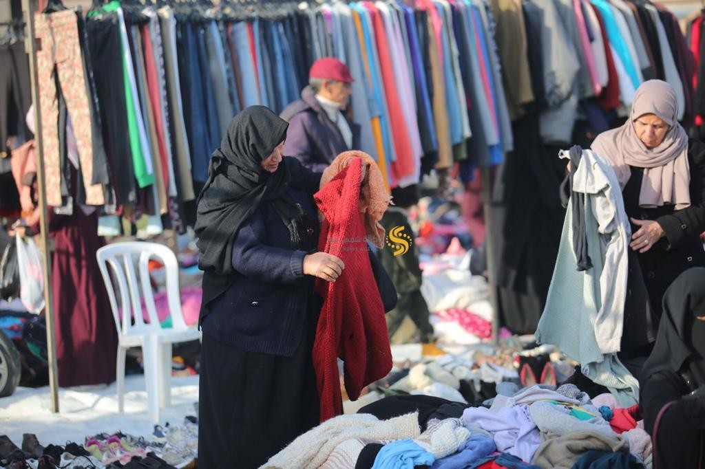 سوق البالة في النصيرات ملابس مستعملة 7.jpg