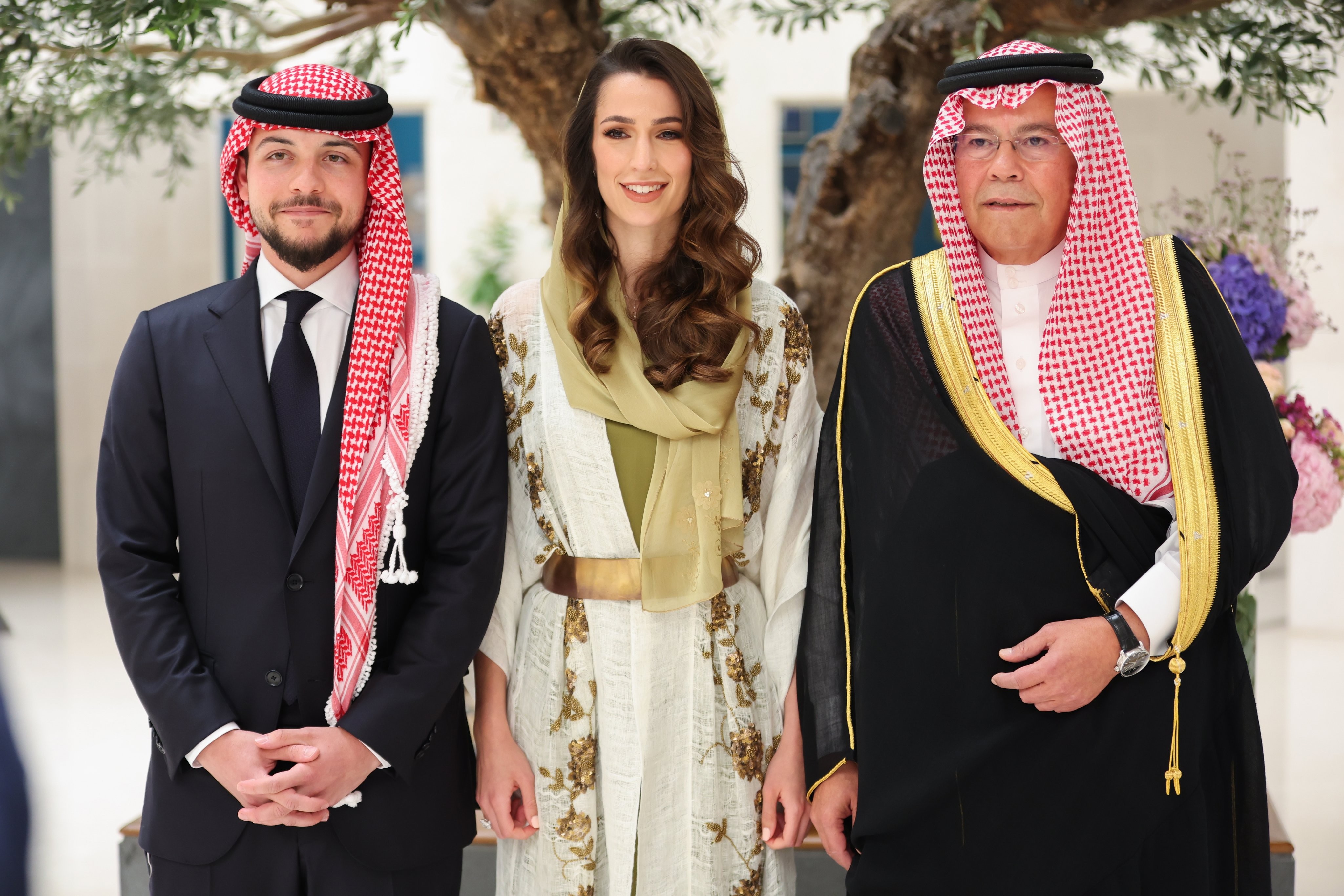 صور عقد قران ولي العهد الأردني الحسين بن عبدالله الثاني على فتاة سعودية 2022.jfif