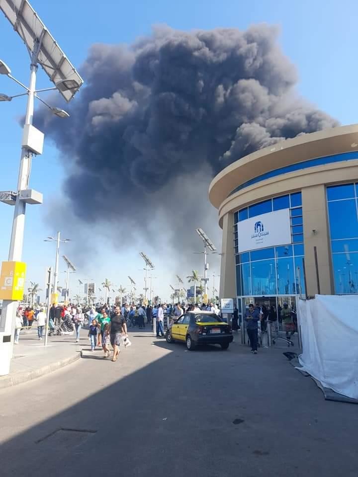 فيديو وصور حريق كارفور محرم بيك بالإسكندرية اليوم السبت  1.jpeg
