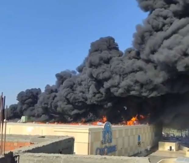فيديو وصور حريق كارفور محرم بيك بالإسكندرية اليوم السبت.jpg