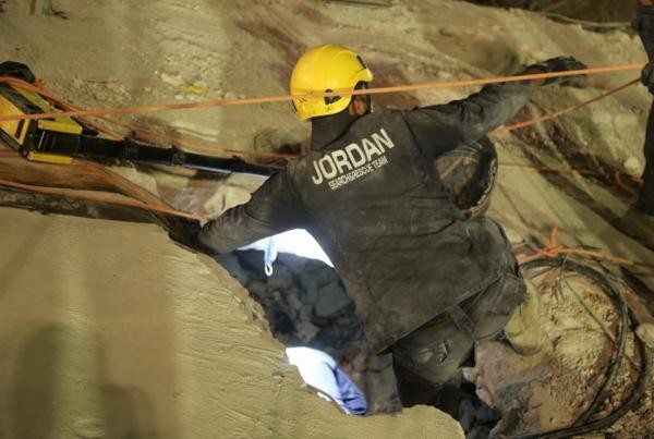 سبب انهيار مبنى اللويبدة في الاردن.jfif