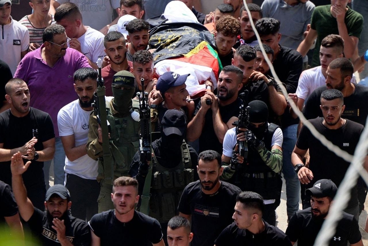 تشييع الشهيد طاهر زكارنة - جنازة شهيد في الضفة.jfif