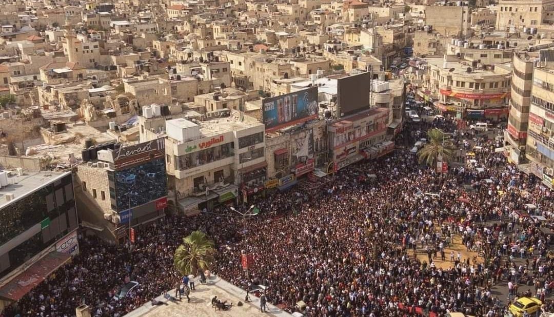 مئات الآلاف يشاركون في تشيع جثمان شهداء نابلس.jfif