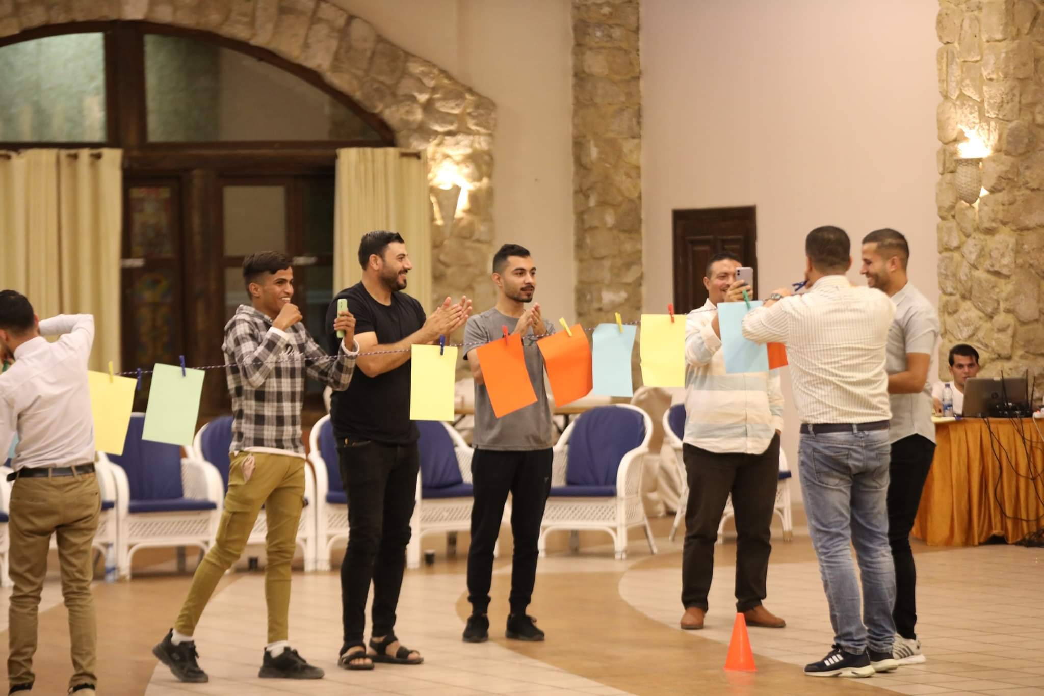 فلسطينيات تنفذ جلسات دعم نفسي للصحافيين في قطاع غزة 1.jfif