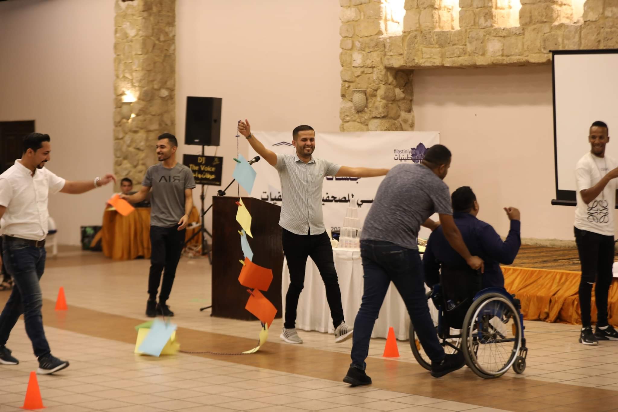 فلسطينيات تنفذ جلسات دعم نفسي للصحافيين في قطاع غزة 3.jfif