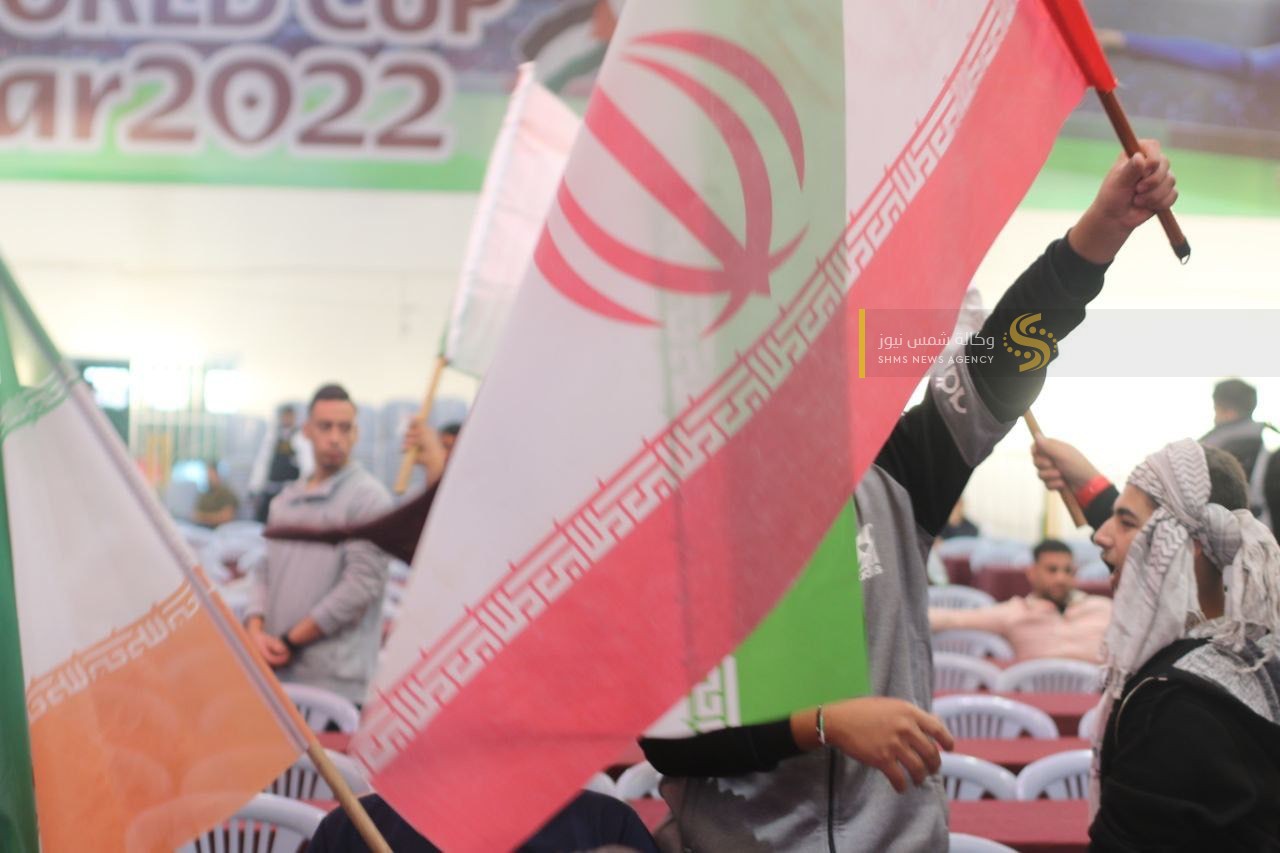 جماهير فلسطينية في غزة تشجع منتخب ايران في كأس العالم 5.jpg