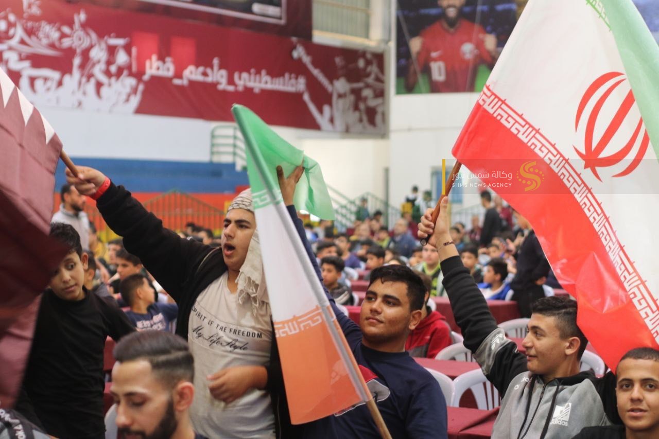 جماهير فلسطينية في غزة تشجع منتخب ايران في كأس العالم 4.jpg