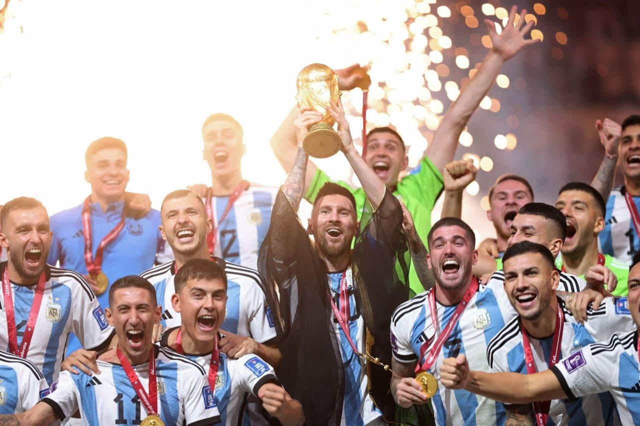 لحظة تتويج منتخب الارجنتين ببطولة كأس العالم 2022 في قطر.jpg