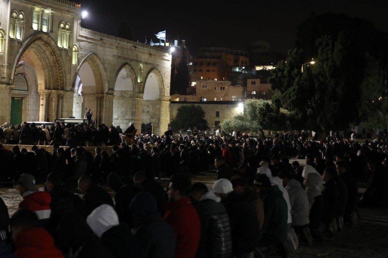 الصلاة في المسجد الأقصى 2.jpg
