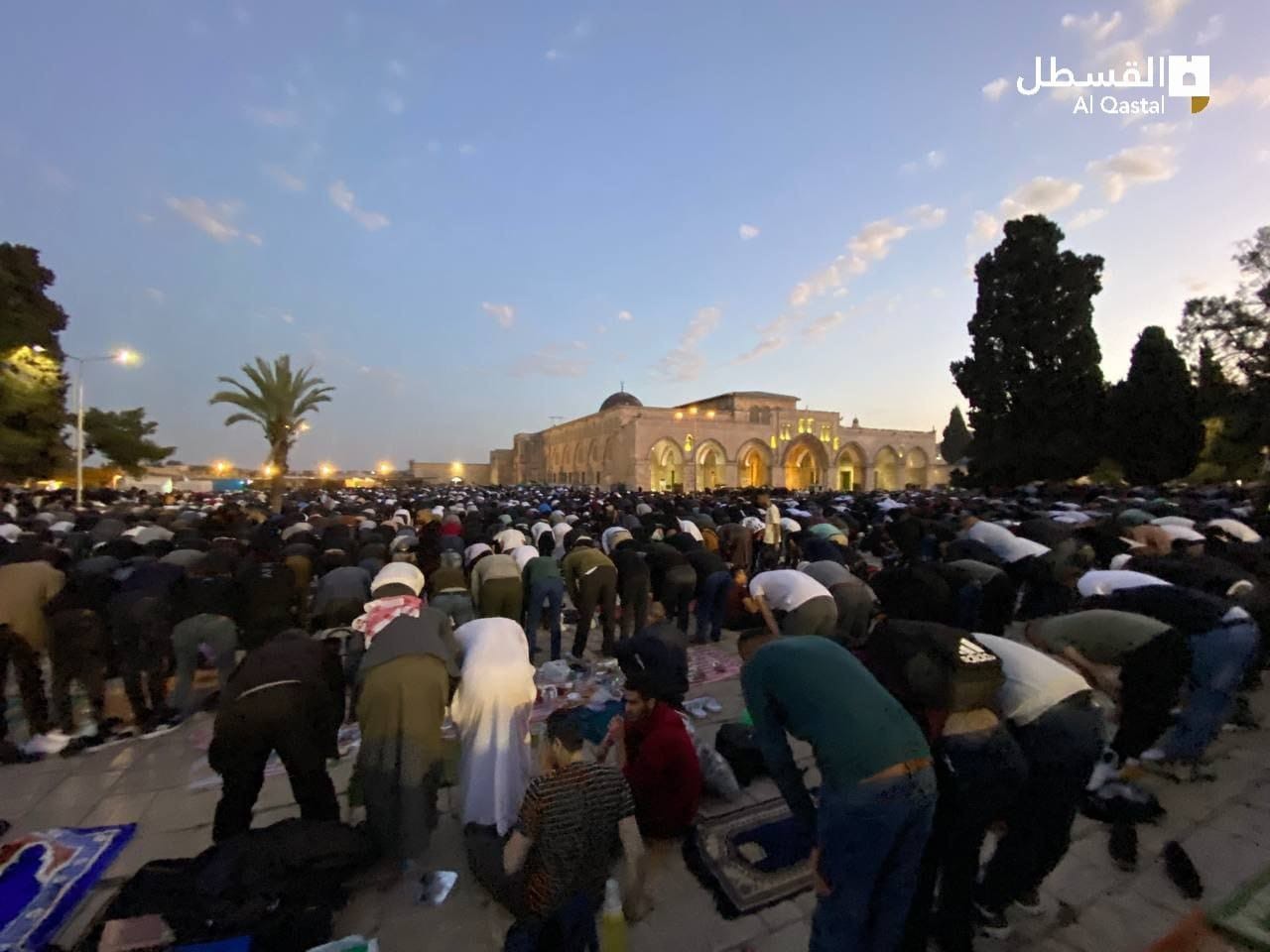 فلسطينيون يستعدون لإحياء ليلة القدر 2023 في الأقصى 1.jpg