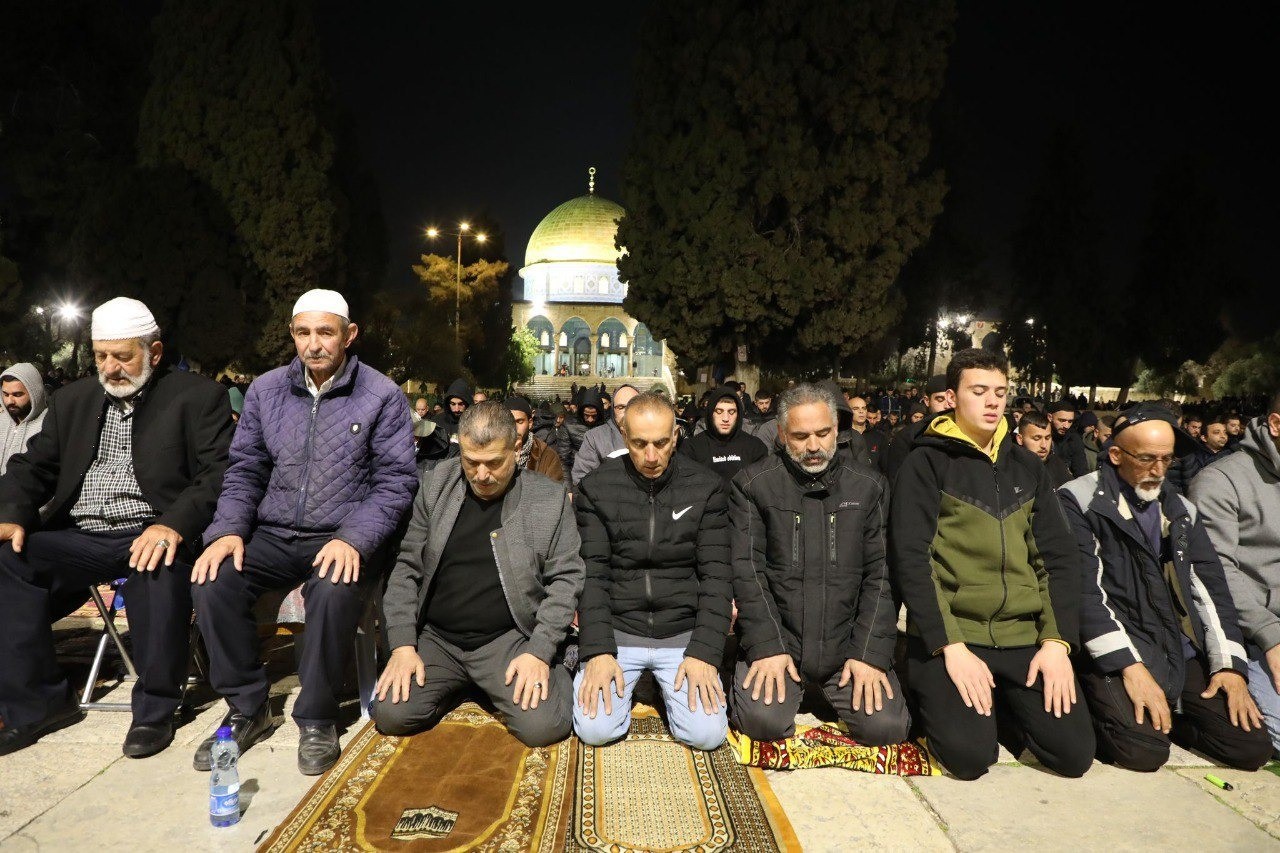 الصلاة في المسجد الأقصى 3.jpg