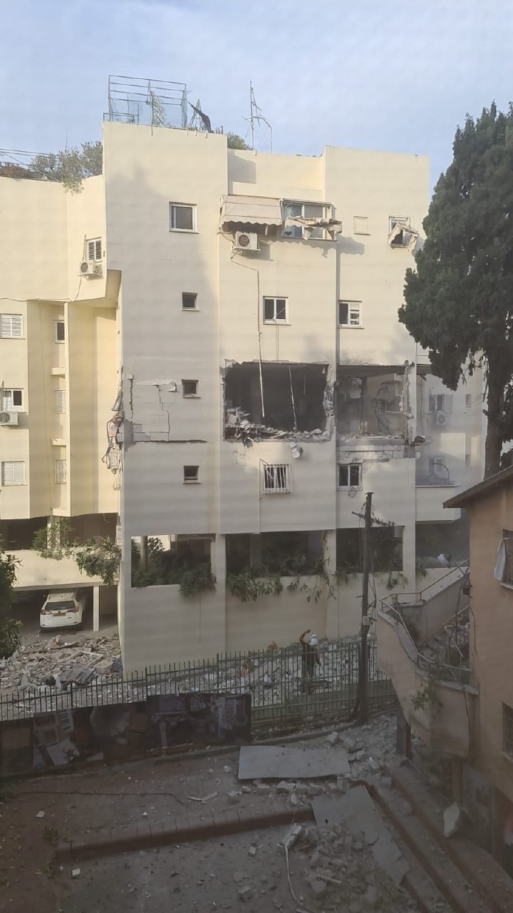 دمار في منازل المستوطنين في تل أبيب.jpg